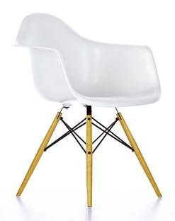 Eames Plastic Armchair DAW 