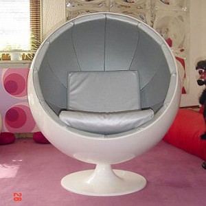 Ball chair by Eero Aarnio - fake