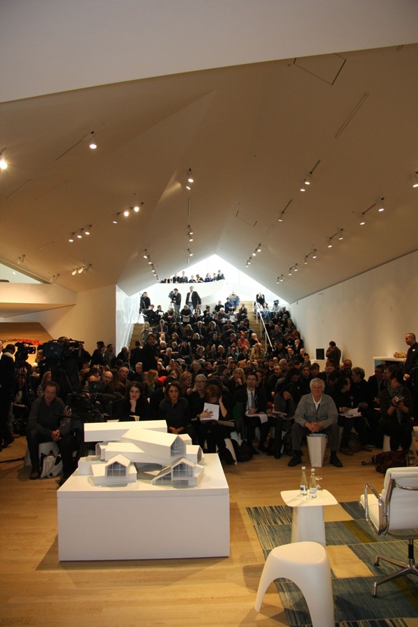 VitraHaus: The media await the start of the press conference