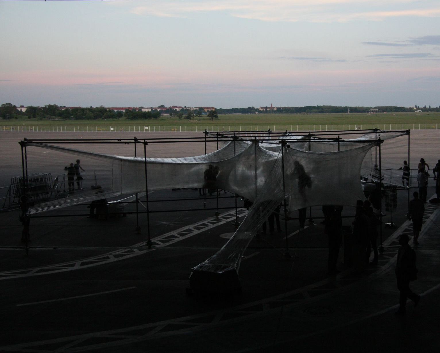 DMYBerlin Tape Installation : Not the brightest star az Tempelhof