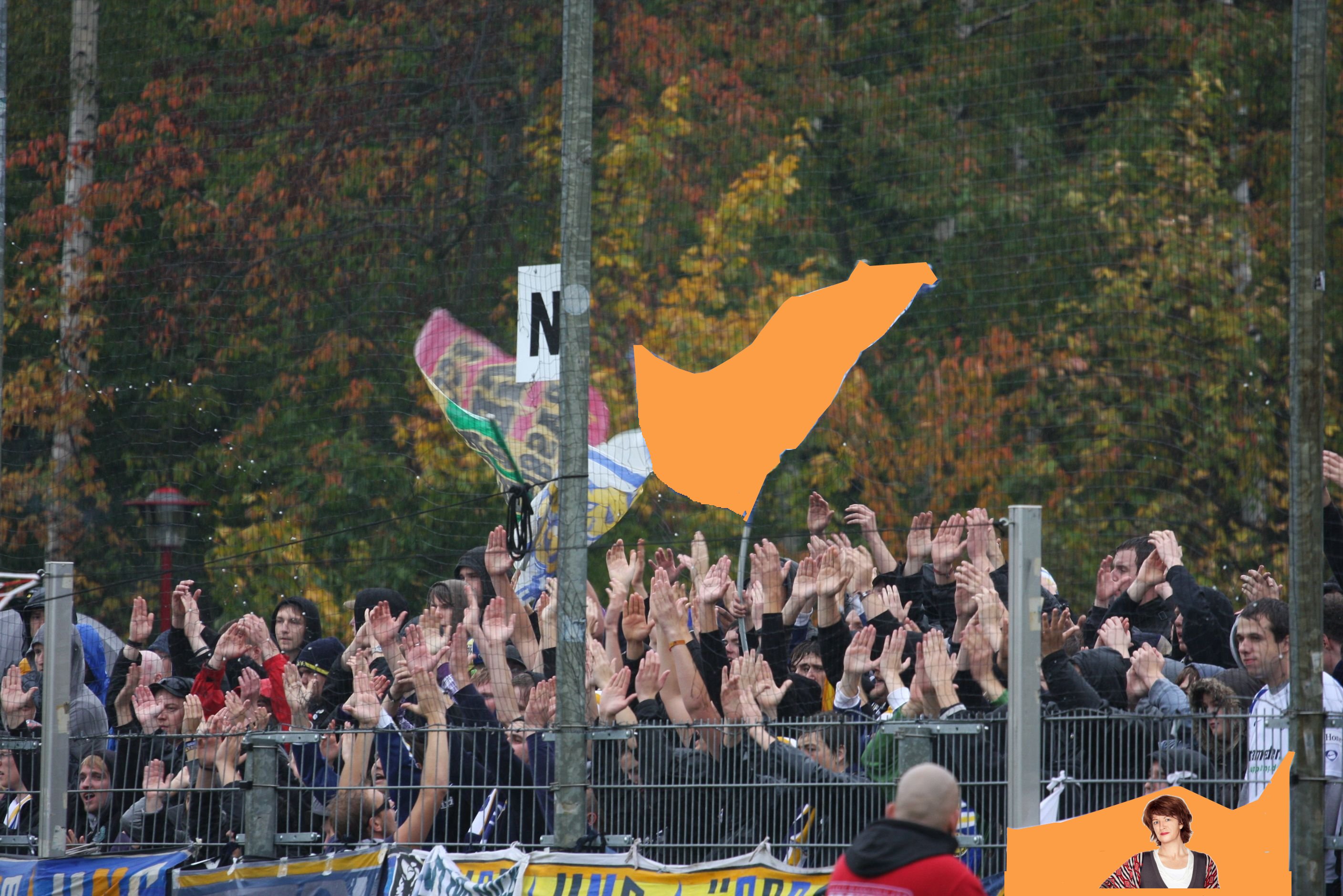 Hella Jongerius Fans celebrate her late win.