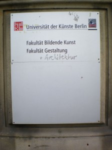 universitat-der-kunste-berlin-rundgang-2010 Who needs architechts anyway?
