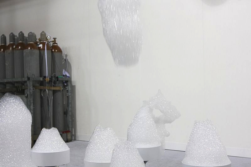 design-miami-basel-2011-asif-khan-cloud-lift-off Lift off.....
