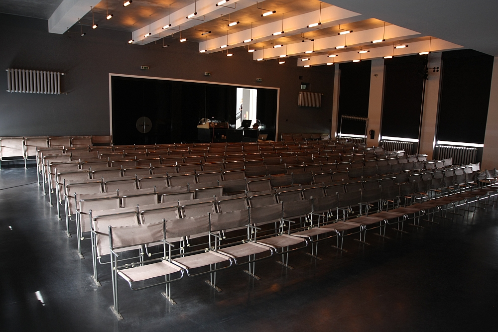 Marcel Breuer design and architecture Bauhaus dessau aula