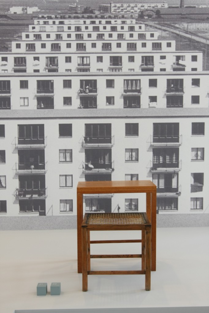 The Kramer Principle Design for Variable Use Museum Angewandte Kunst Frankfurt am Main Drop leaf table stool