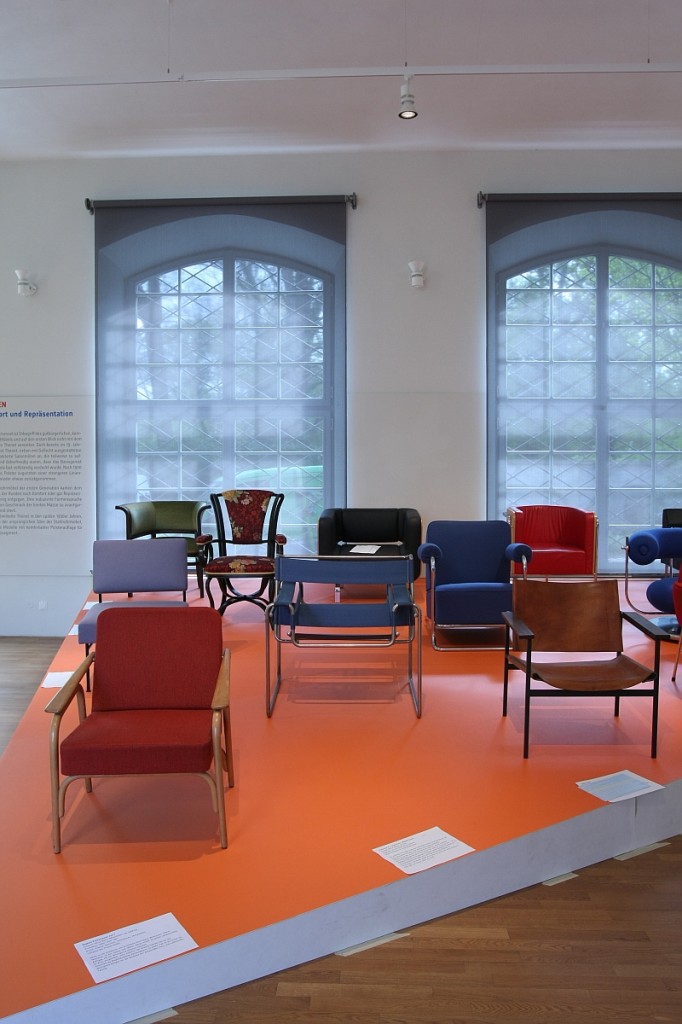 Sitzen Liegen Schaukeln Möbel von Thonet Grassi Museum für Angewandte Kunst Leipzig 01