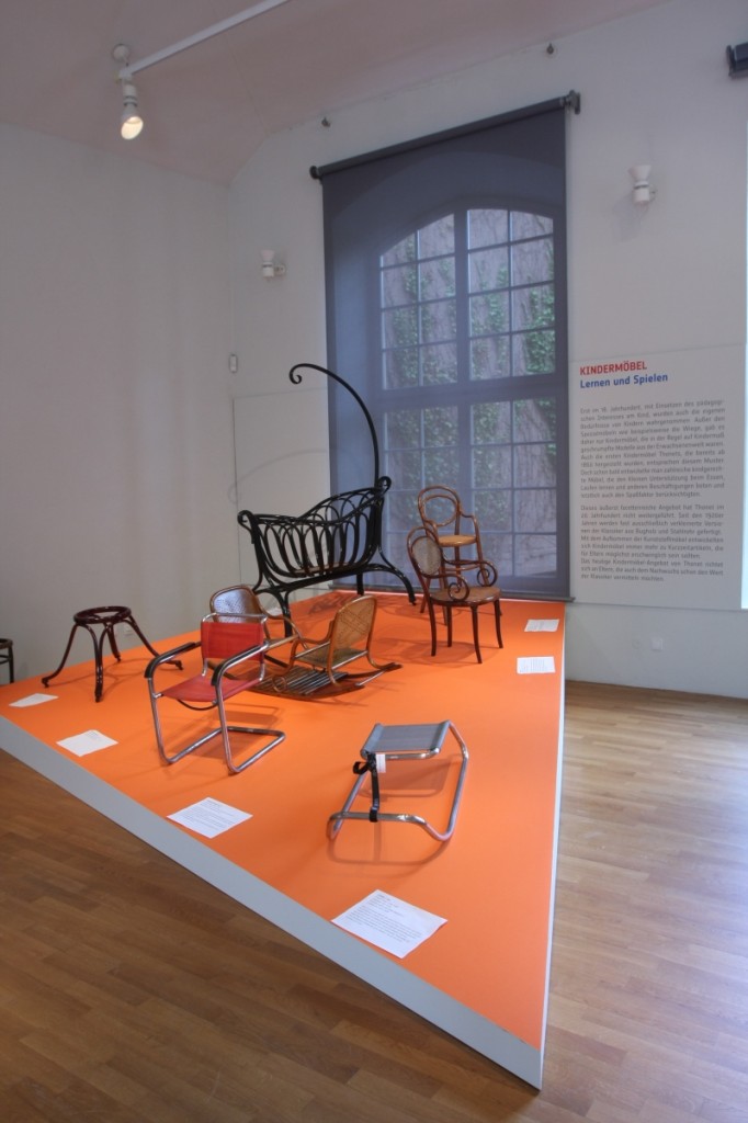 Sitzen Liegen Schaukeln Möbel von Thonet Grassi Museum für Angewandte Kunst Leipzig 06