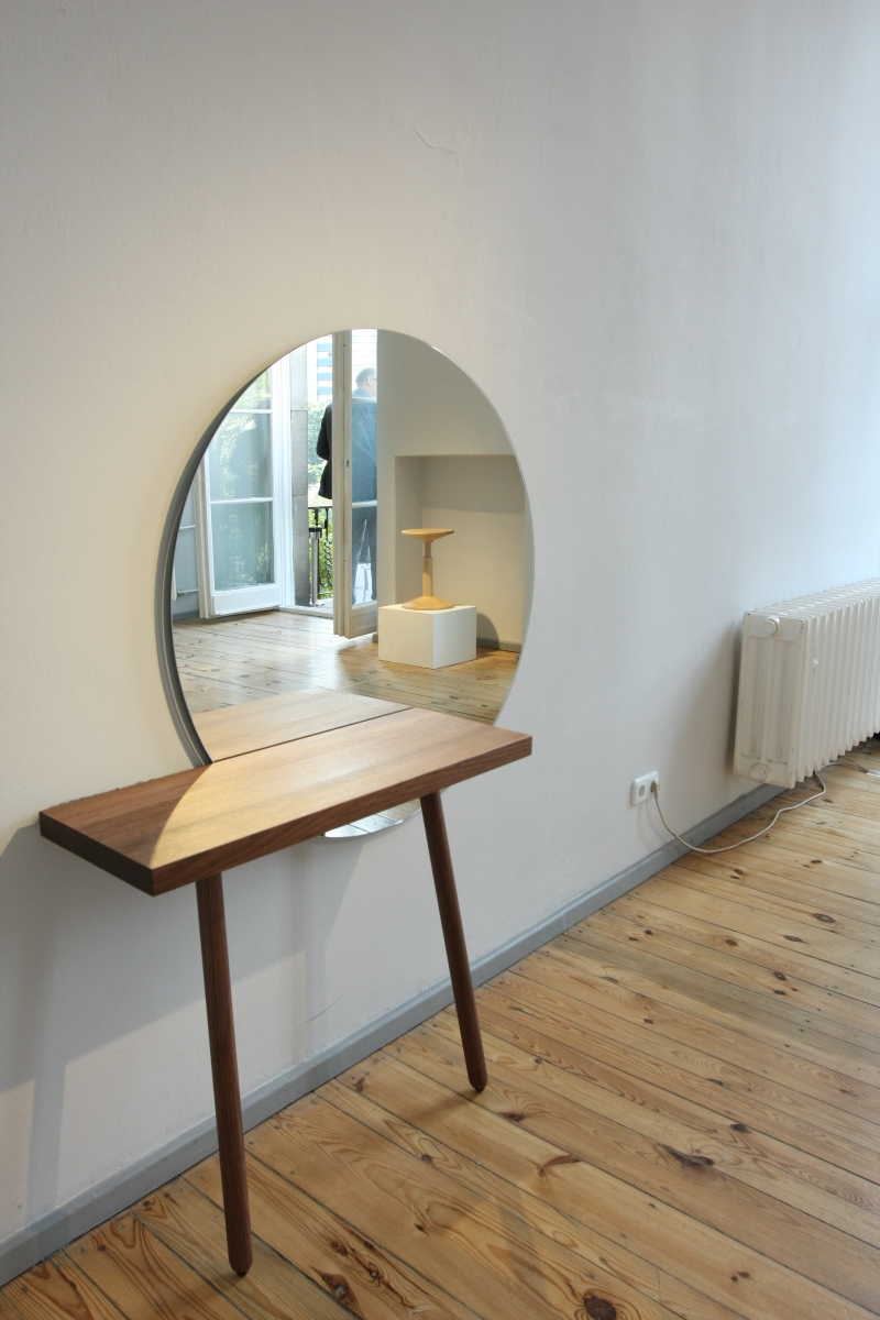Direktorenhaus Berlin Summer Break VA Neue Arbeiten C58 dressing table Florian Schmid All Wood Stool Karoline Fesser