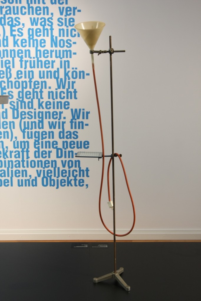 Schrill Bizarr Brachial Das Neue Deutsche Design der 80er Jahre Bröhan Museum Berlin Jasper Morrison Lamp