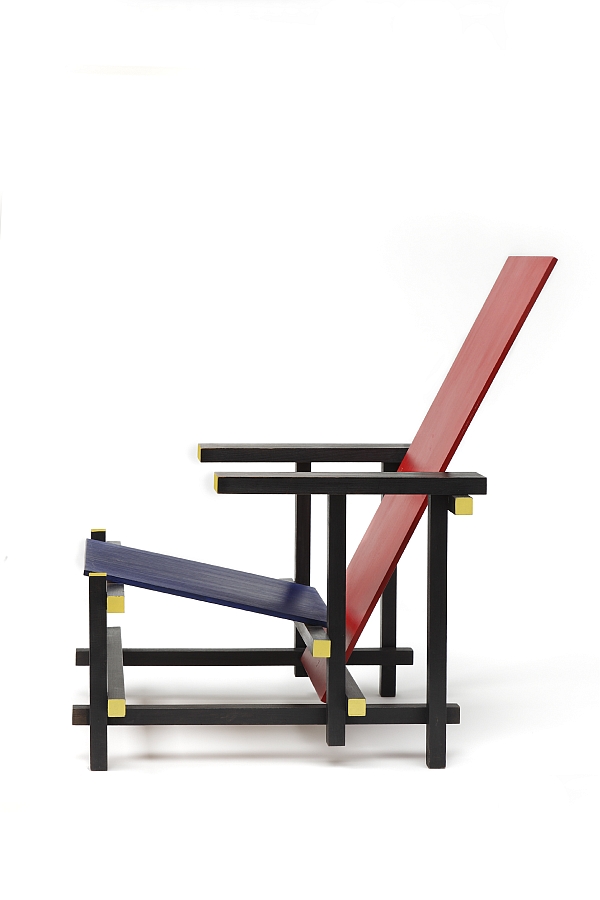 Red and blue chair Gerrit T. Rietveld