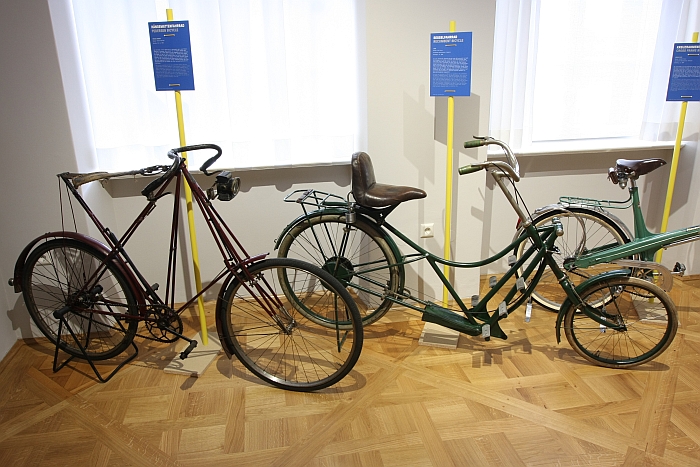 A 1912 Pedersen Bicycle and 1921 Recumbent bicycle, as seen at Self-Propelled. Or how the bicycle move us, the Kunstgewerbemuseum Dresden