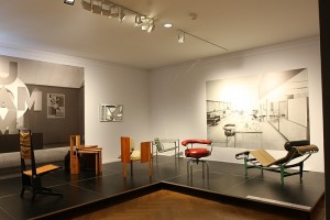 A display of objects from the Union des Artistes Modernes, as seen at Germany versus France. The Struggle over Style 1900-1930, Bröhan Museum Berlin