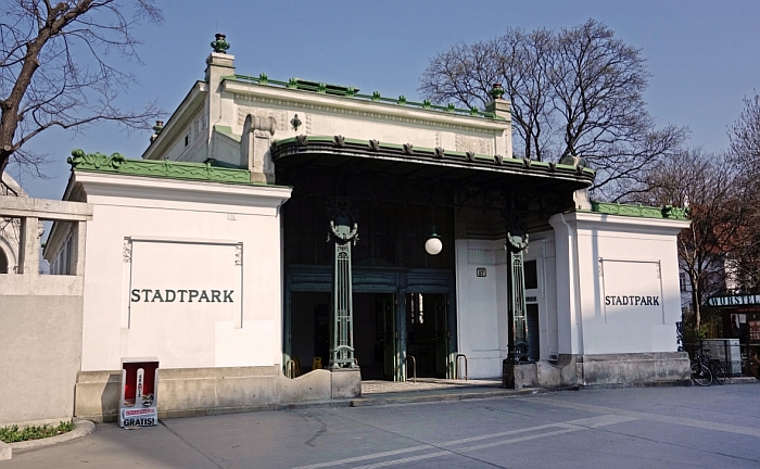 Entrance to Station Stadtpark by Otto Wagner (Photo: Manfred Helmer, © and courtesy Wiener Linien)