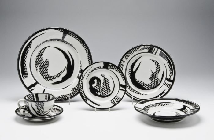 A 1967 Dinner Service designed by Roy Lichtenstein, part of Design in Revolution: A 1960s Odyssey at Philadelphia Museum of Art (Photo © and courtesy Philadelphia Museum of Art)