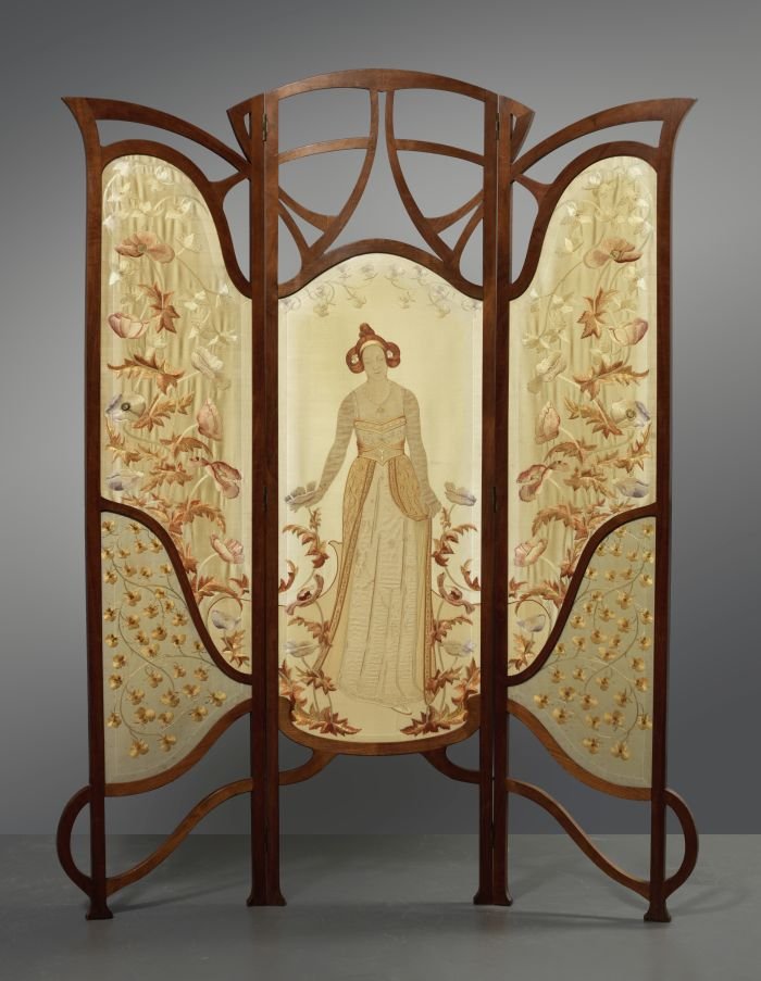 Threefold room divider Flower Queen by Carel Wirtz (1884-1944) executed by Atelier Hubert Fermin, The Hague (1902) (Photo courtesy Gemeentemuseum Den Haag)