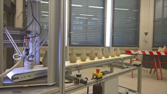 Fabian Schmid's 3D printed ceramics process.......