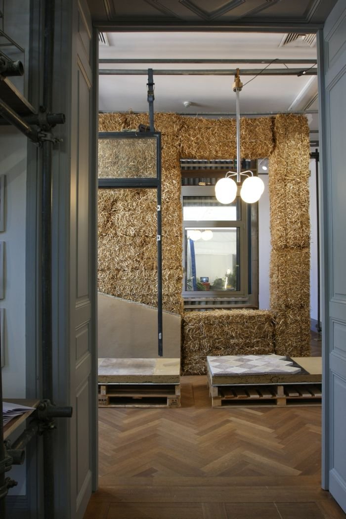 Halle 118 Baubüro in situ, straw insulationa nd local clay tiles and loam, as seen at Transform S AM Swiss Architecture Museum Basel