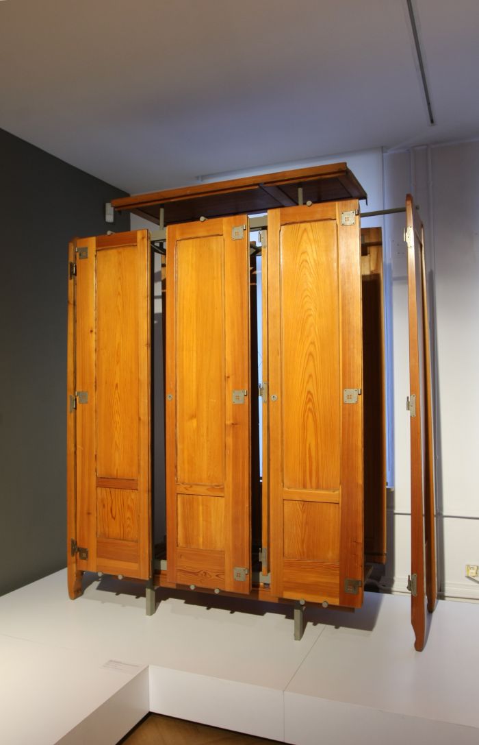 An "exploded" wardrobe by Richard Riemerschmid, as seen at From Arts and Crafts to the Bauhaus. Art and Design - A New Unity, The Bröhan Museum Berlin