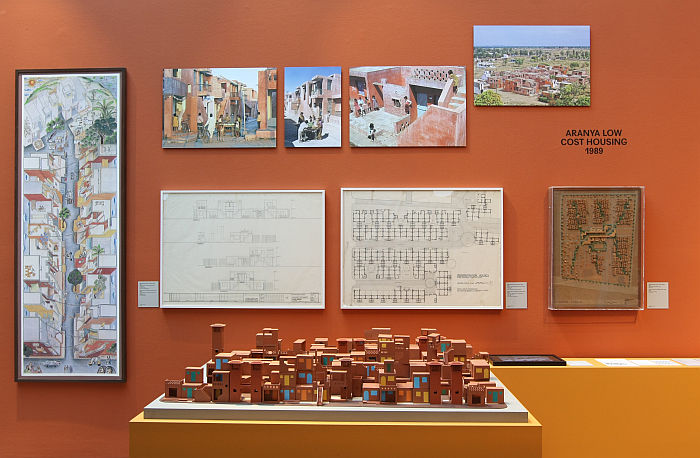 Aranya Low Cost Housing project, as seen at Balkrishna Doshi. Architecture for the People, Vitra Design Museum