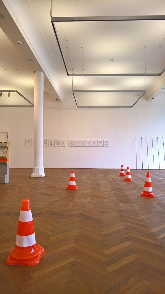 Pylonen by Julia Tiefenbach, as seen at täglich geöffnet, Burg Galerie im Volkspark, Halle