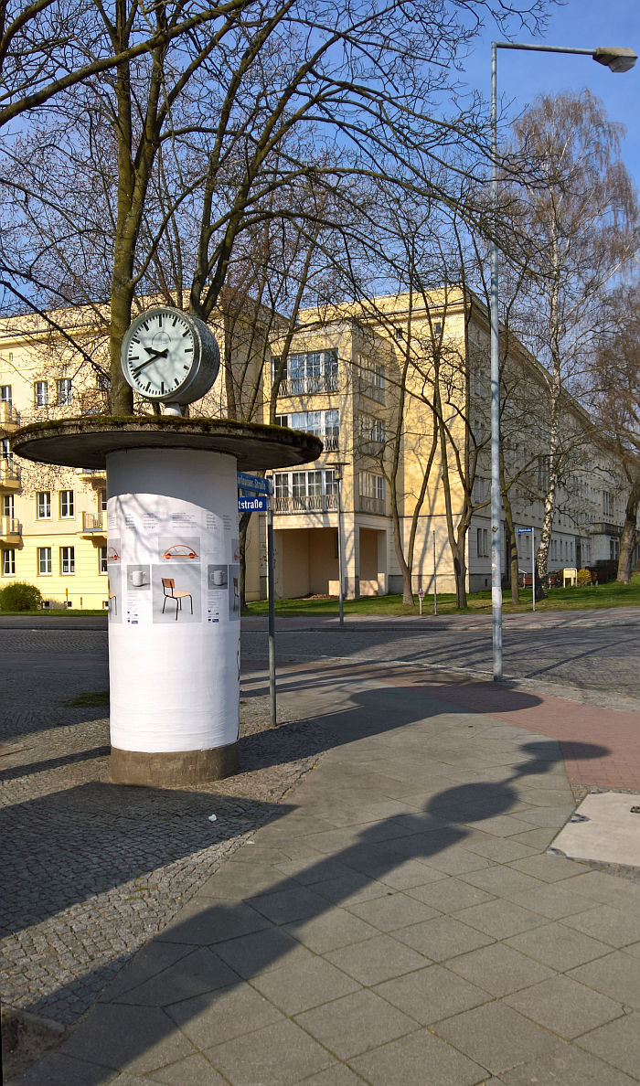 Advertising wie damals....., as seen on the way to Shaping everyday life! Bauhaus modernism in the GDR, Dokumentationszentrum Alltagskultur der DDR, Eisenhüttenstadt