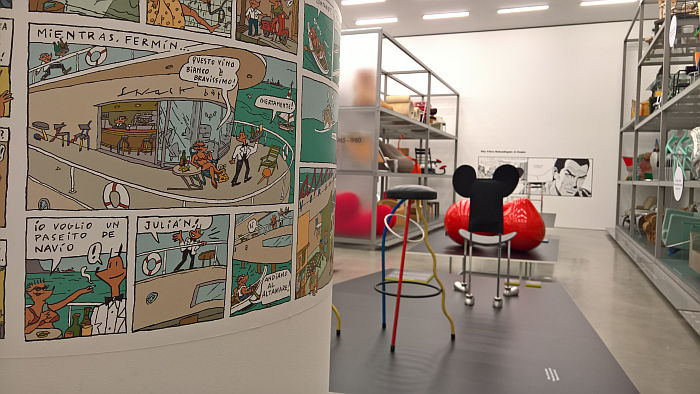 Javier Mariscal Dúplex stool in a comic. And in real. As seen at Living in a Box. Design and Comics, Vitra Design Museum Schaudepot 