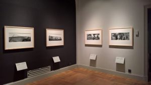 At the border between Mexico and the USA by Susan Meiselas, as seen at 1989 - Culture and Politics, The National Museum Stockholm