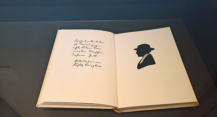 The inside cover of Virgine by Hildegard Thildner a.k.a Mathilde von Freytag-Loringhoven, as seen at Mathilde von Freytag-Loringhoven. Painter, Author, Animal, Psychologist and Bauhaus Critic, Stadtmuseum Weimar