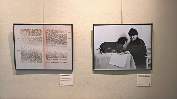 Mathilde von Freytag-Loringhoven, Kurwenal and examples of the latters communication skills, as seen at Mathilde von Freytag-Loringhoven. Painter, Author, Animal, Psychologist and Bauhaus Critic, Stadtmuseum Weimar