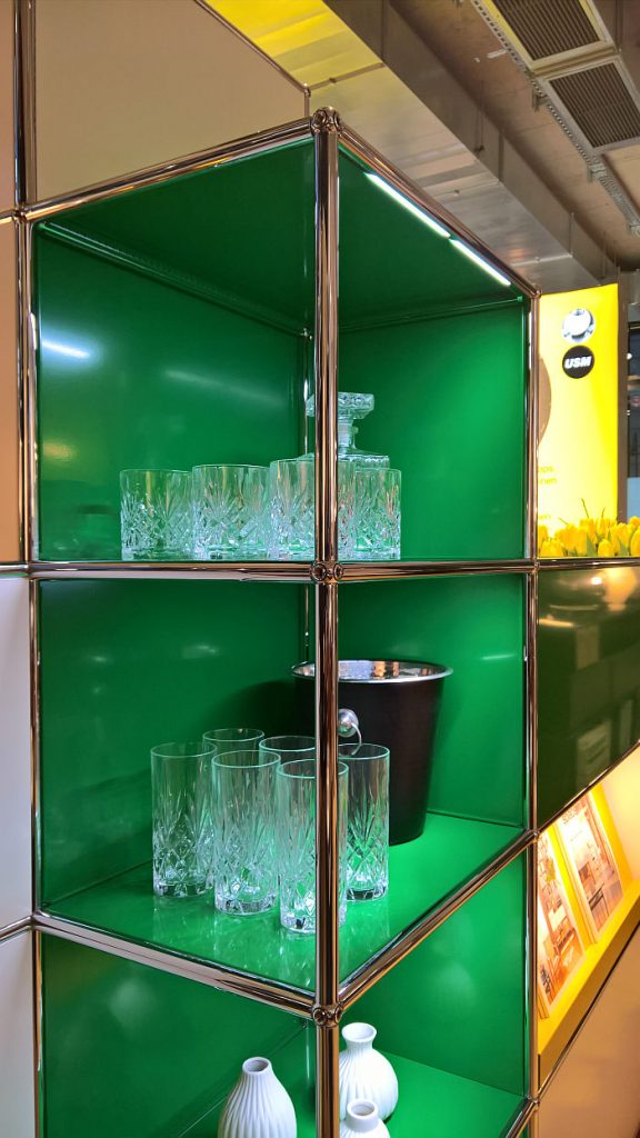 Illuminated Haller E glass cabinet, as seen at USM Haller HomeWork, smow Cologne