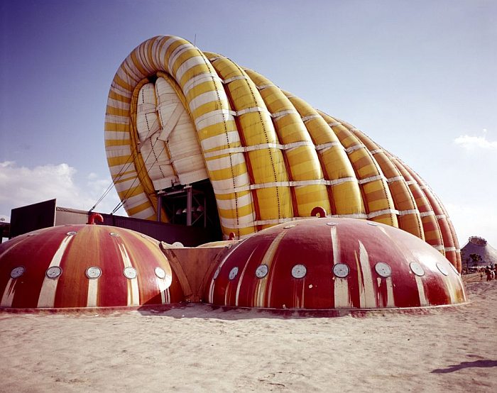 Pavillon du groupe Fuji, Osaka by Yutaka Murata, 1970 (photo © Yutaka Murata, courtesy Centre Pompidou-Metz)
