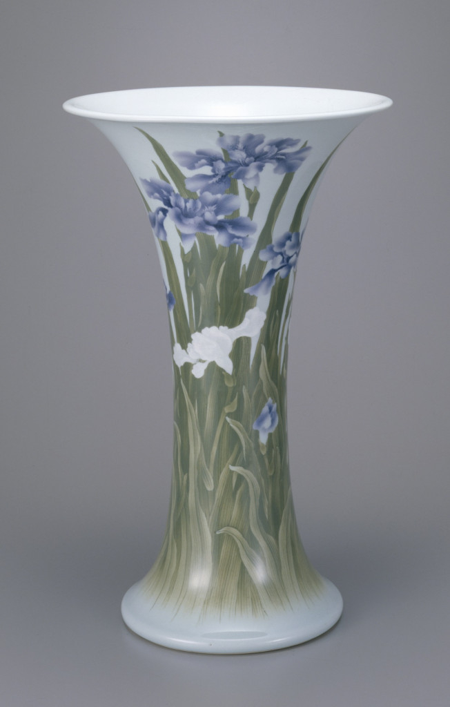 A vase painted with irises by Miyagawa Kozan I ca.1897-1912, part of The Cyclical Nature of Art Nouveau and the Stylistic Influence of Japanese Crafts and Design (Photo courtesy National Crafts Museum)