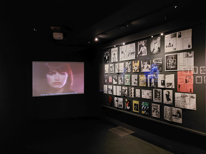 The video for Tes Yeux Noirs by Indochine (1985) and a selection of 1980s fanzines, as seen at Années 80. Mode, design et graphisme en France, Musée des Arts décoratifs, Paris