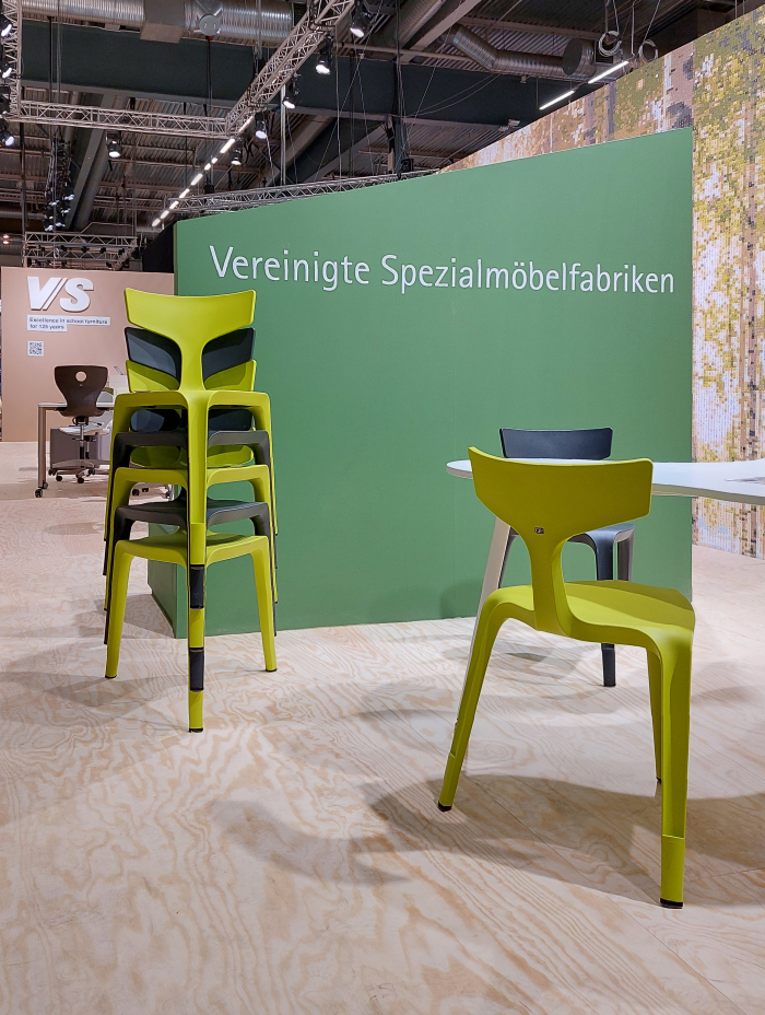 Stockholm Furniture Fair 2023: Say Hej! to... VS Stakki by Martin Ballendat for VS Vereinigte Spezialmöbelfabriken
