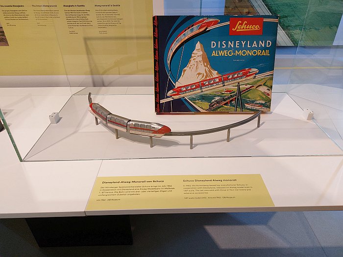 A toy version of the Alweg Monorail, as seen at Futurails. Wege und Irrwege auf Schienen, DB Museum, Nürnberg 