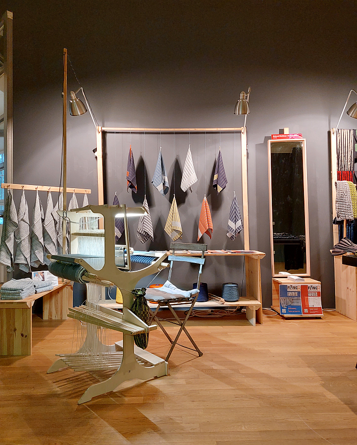 A Flying8 hand loom by Andreas Möller, as seen at Grassimesse 2023, Museum für Angewandte Kunst, Leipzig