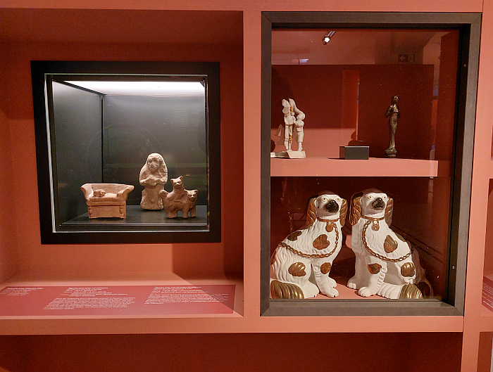 Ceramic dogs and other animals from across the centuries, as seen at Home Sweet Home. The Archaeology of Domestic Life, SMAC - Staatliches Museum für Archäologie Chemnitz