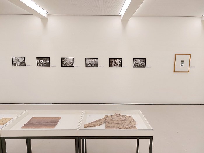 Textiles and clothings by Else Mögelin and photos of Gildenhall, as seen at Else Mögelin. Ich wollte, gegen alle Hindernisse, weben, Brandenburgisches Landesmuseum für moderne Kunst, Dieselkraftwerk, Cottbus