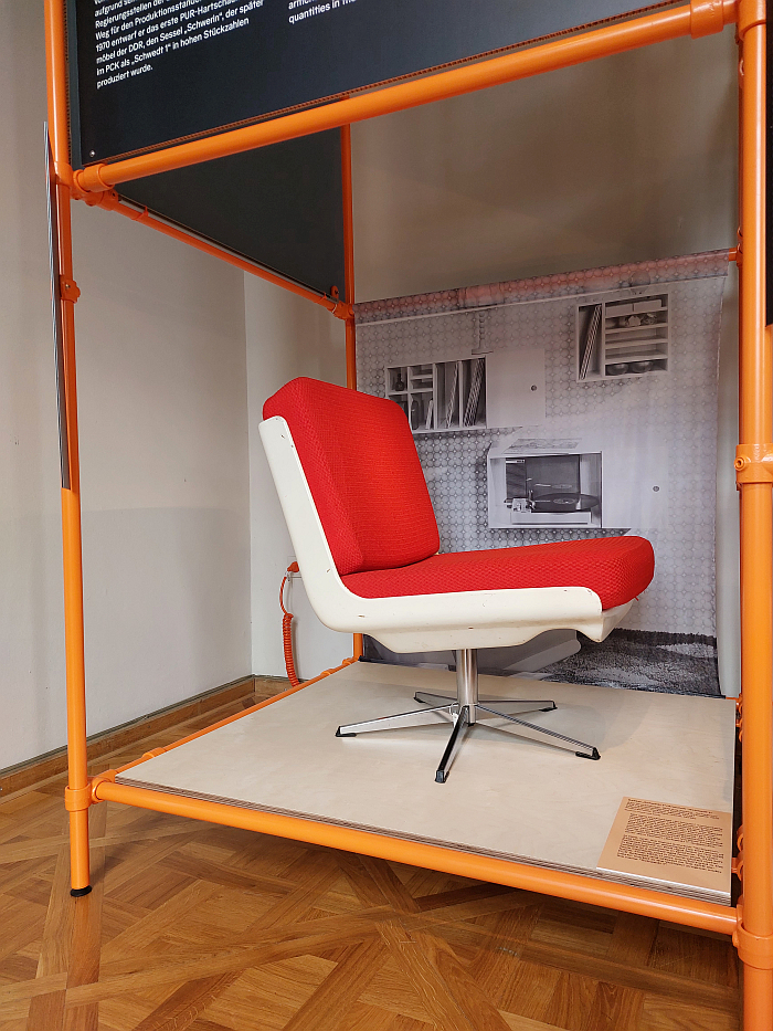 PURe Visions. Plastic Furniture Between East and West at the