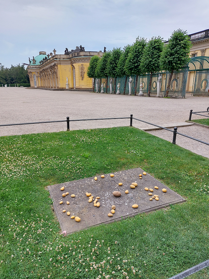 Tributes left by thankful subjects on the grave of Friedrich II a.k.a. der Alte Fritz at Schloss Sanssouci, Potsdam