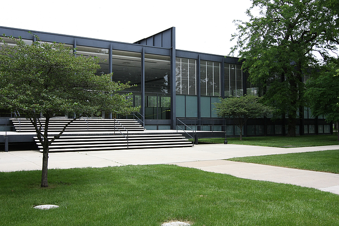 Crown Hall by Ludwig Mies van der Rohe at Illinois Institute of Technology, Chicago (1954–56)