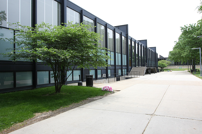 Crown Hall by Ludwig Mies van der Rohe at Illinois Institute of Technology, Chicago (1954–56)