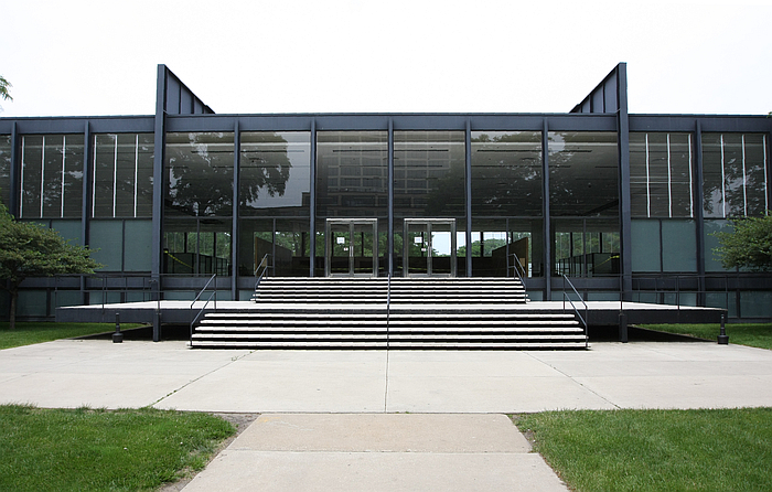Crown Hall by Ludwig Mies van der Rohe at Illinois Institute of Technology, Chicago (1954–56)