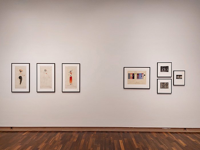 Costumes designs by Xanti Schawinsky from 1925 (l) and images from Xanti Schawinsky's theatre piece Olga-Olga, 1928 (r), as seen at Play, Life, Illusion. Xanti Schawinsky, Kunsthalle Bielefeld