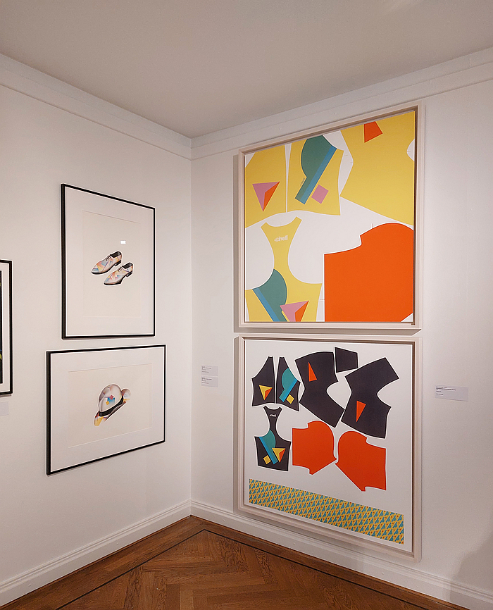 Designs for shows and a hat by Bruno Gregori (l) and cycling clothing by Carla Ceccariglia (r), as seen at Alchimia. The Revolution of Italian Design, Bröhan Museum, Berlin.