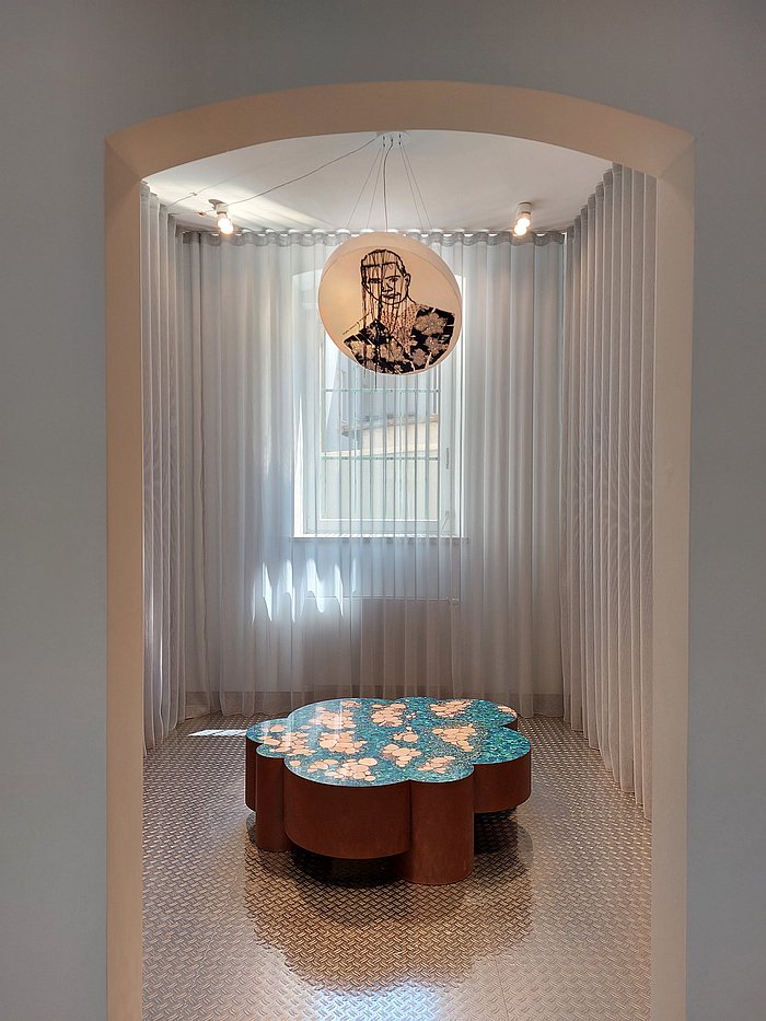 Works by Felix Muhrhofer (bottom) and Estudio Campana + Antonio Marras (top), as seen at Gaga Dada 2: Objekte zwischen Kunst und Design, Galerie Zippenfenig at Nils Holger Moormann Salone München