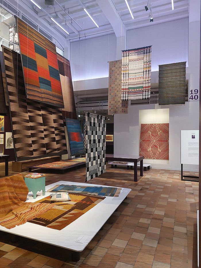 Black-White-Grey by Anni Albers and Gunta Stölzl in the midst of the 1920s and 30s, as seen at Textile Manifestos - From Bauhaus to Soft Sculpture, Museum für Gestaltung, Zürich