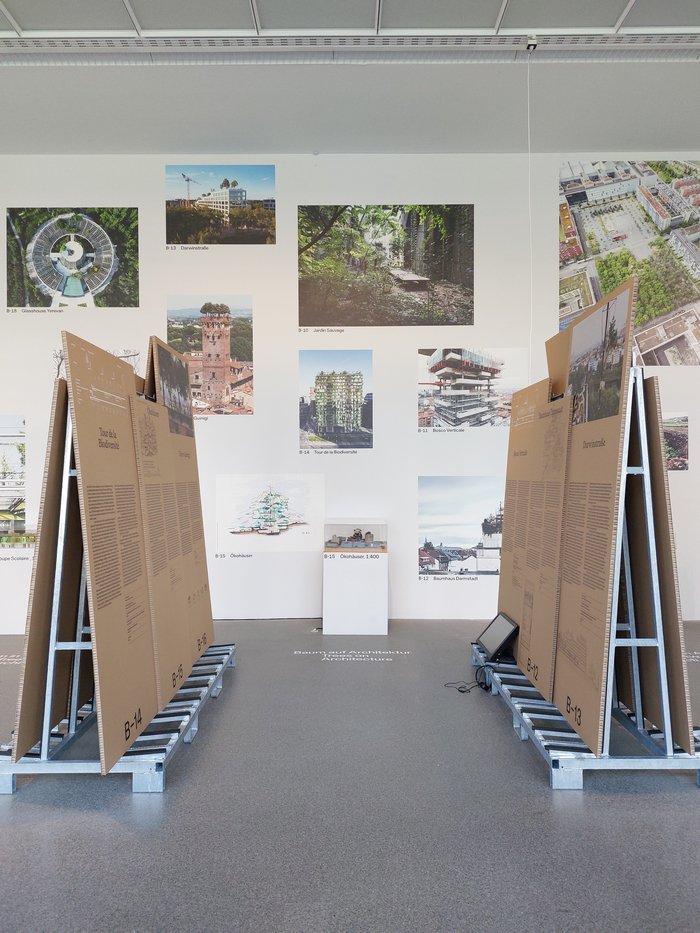 Part of the chapter Trees and Architecture, as seen at Trees, Time, Architecture. Design in Constant Transformation, Architekturmuseum der TU München