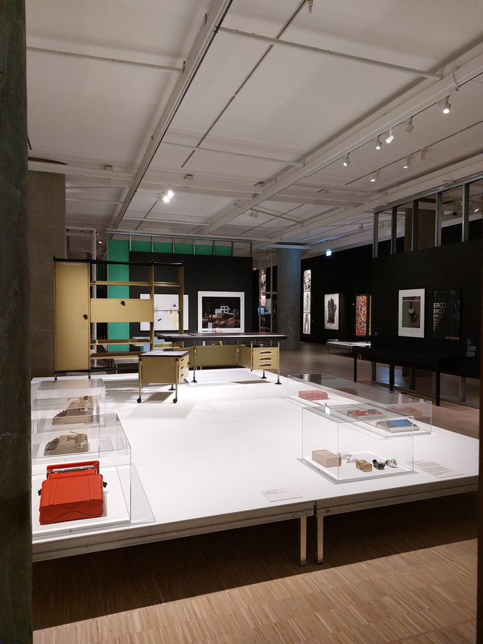 Part of the chapter Creating a Brand Image, as seen at Hello Image. The Staging of Things, Museum für Kunst und Gewerbe, Hamburg