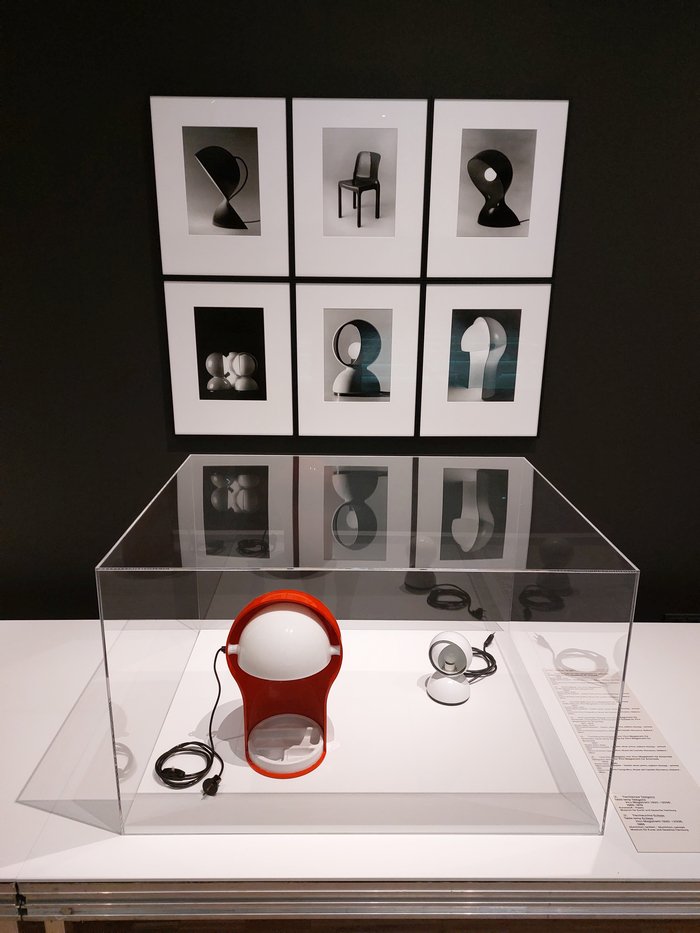 A 620 armchair by Dieter Rams for Vitsoe and as photographed by Ingeborg Rams, as seen at Hello Image. The Staging of Things, Museum für Kunst und Gewerbe, Hamburg